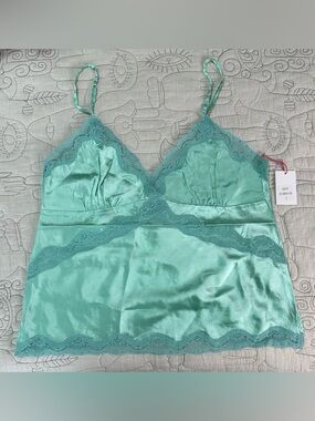 Gold Hawk Spring Jade 100% Silk Lace Trim Camisole Top NWT Large